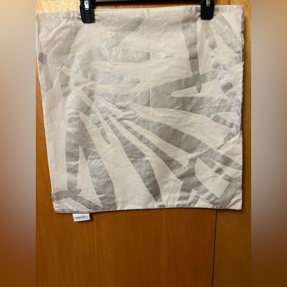 Calvin Klein Other - Calvin Klein furniture pillow case 18”x18”